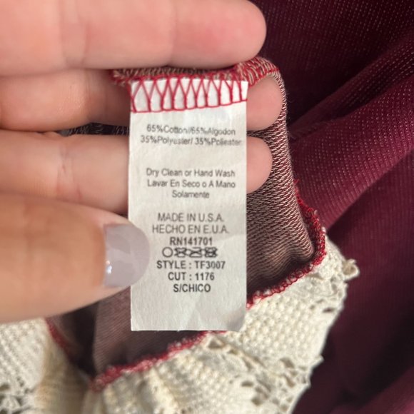NWT 143 Story Long Sleeve Blouse with Crochet Bottom Detail Maroon/Cream small - Picture 8 of 8